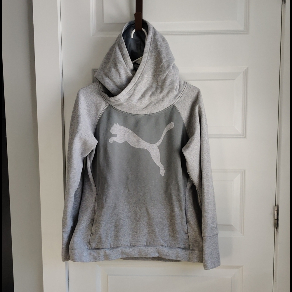 Puma sweater. Good condition. Very comfortable